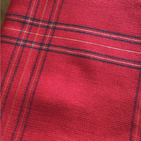 TOBIN SPORN & GLASER INC. Vintage Christmas Tablecloth - Picture 3 of 5